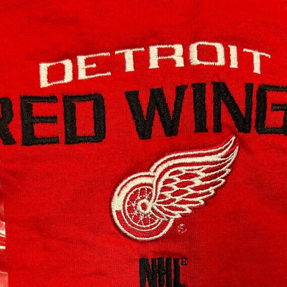 Detroit Red Wings NHL Hockey Embroidered T Shirt Sz L New NWT - Picture 2 of 7